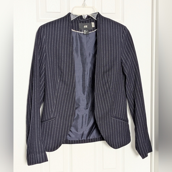 H&M Women's (Size 2) Navy/White Lined Pinstripe Blazer/Jacket - Picture 13 of 15